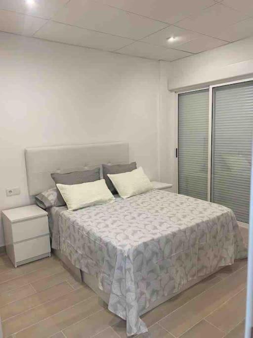Planta Baja Moderna Y Nueva A Estrenar En El Centro Ciudad 2 Habitaciones Y 2 Banos Elche Bagian luar foto