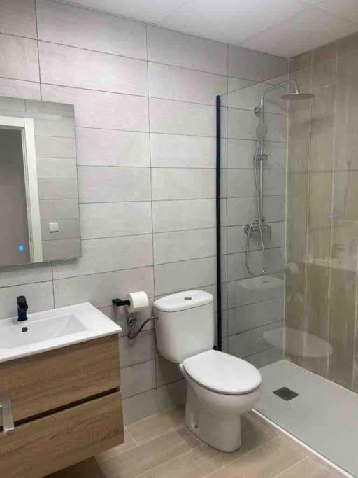 Planta Baja Moderna Y Nueva A Estrenar En El Centro Ciudad 2 Habitaciones Y 2 Banos Elche Bagian luar foto