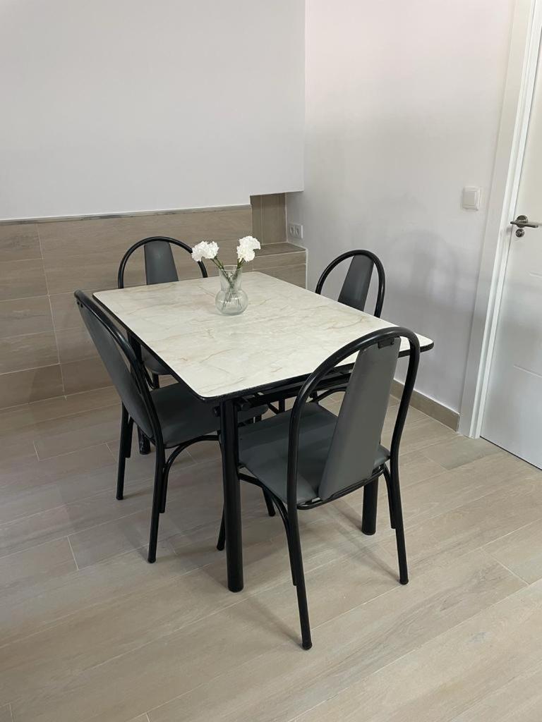 Planta Baja Moderna Y Nueva A Estrenar En El Centro Ciudad 2 Habitaciones Y 2 Banos Elche Bagian luar foto